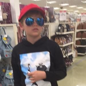 Meet your Posher, Lori